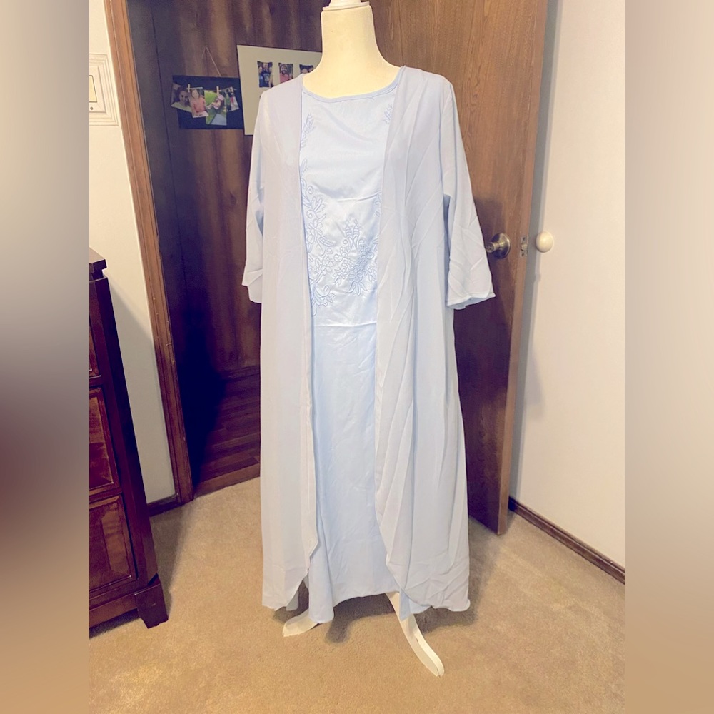 Mother of the groom dress. Never worn. Size large (fits like a size 12).